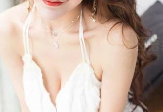 GIRLT果团网 - 短裤秀也能是王语纯的美图聚会？太惊讶了！