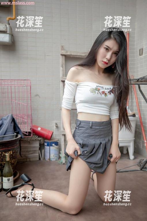 MSLASS梦丝女神-小除夕 MSLASS梦丝女神 - 无畏泥泞:小除夕的写真和小白鞋嗨翻废墟!