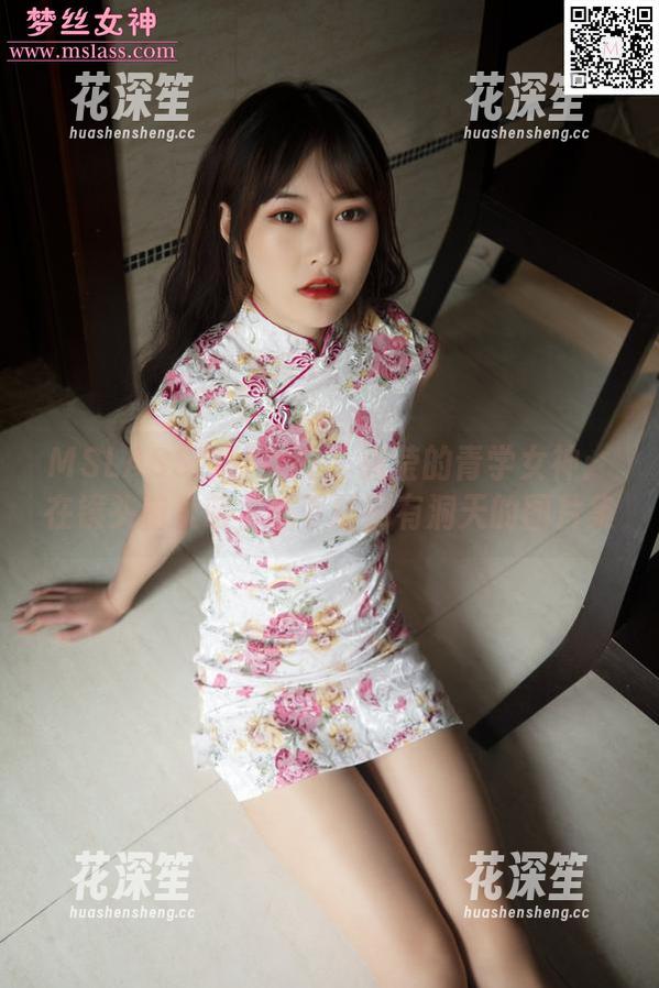 MSLASS梦丝女神-张莹 MSLASS梦丝女神 - 张莹的青学女神:在镜头前卖萌,私下却别有洞天的图片集