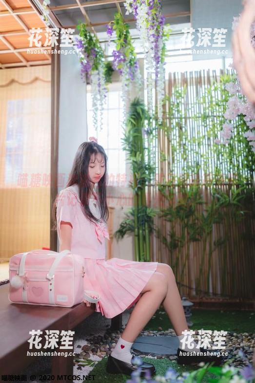 喵糖映画沐浴者的特权：夏日里的高清照片记录不小心的春光乍泄！