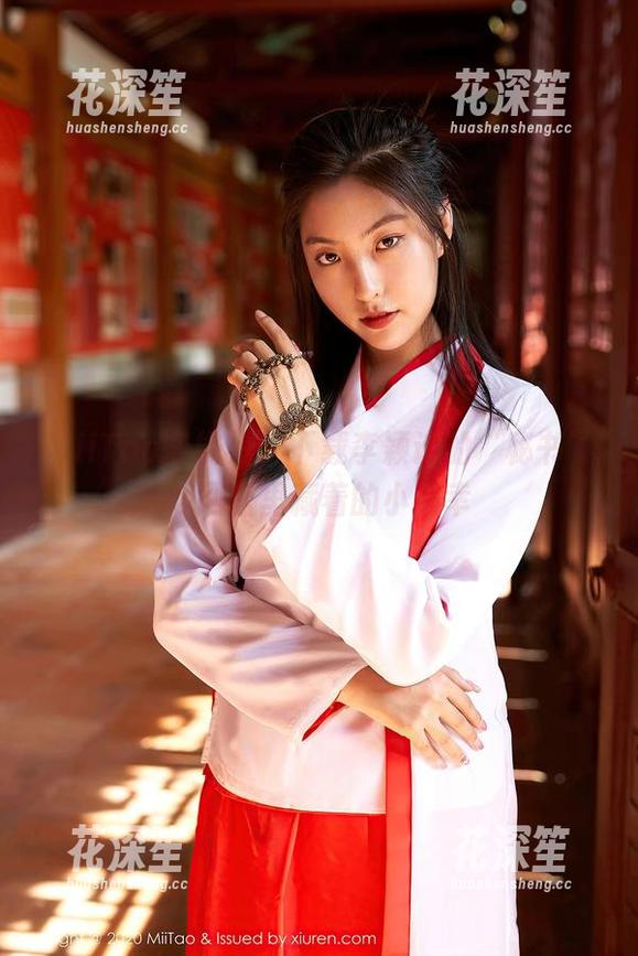 MiiTao蜜桃社 - 下载李颖诗的“秘书”：网盘里藏着的小确幸