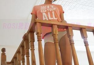 和服配高清，ROSI把这气质展现得淋漓尽致，真是忍不住多瞅几眼。