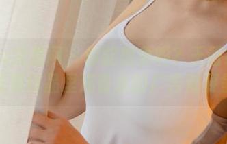 UGirls尤果网 - 你能想象吗？王语纯的美脚在写真作品里连香水的广告都要争抢！