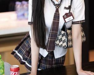 XIAOYU语画界 - 图包里的学姐：林星阑是不是偷偷给我写了情书？