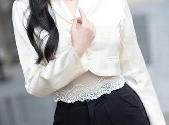 XIAOYU语画界 - 王馨瑶yanni的办公室：那一抹高清写真下潜藏的，似乎是无数的潜在情绪。
