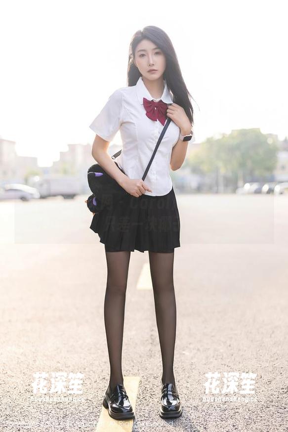Xiuren秀人网-Carol周妍希 Xiuren秀人网 - Carol周妍希的泰国风:私拍合集,只差一块椰子,还有那椰香