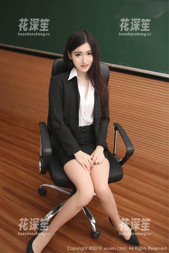 Xiuren秀人网 - 小小白思宜护士写真集，药水效果神奇，分享你不曾见过的面貌！