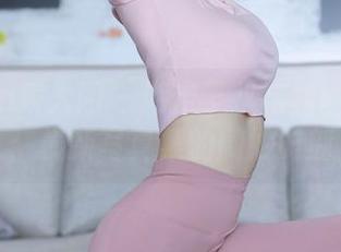 Xiuren秀人网 - 游走于抖娘利世与浴缸：最新写真集的微妙时刻