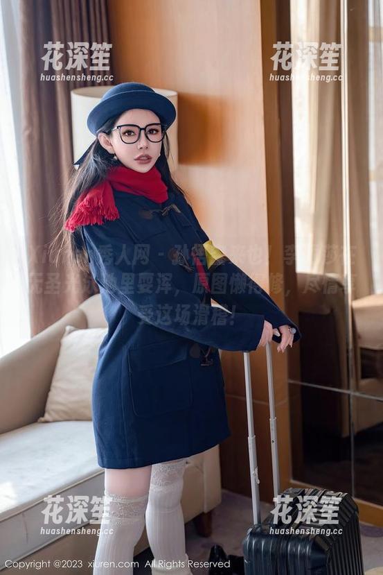 Xiuren秀人网 - 孙悟空来也！李丽莎在无圣光泳池里耍浑，原图懒得修，尽情享受这场滑稽！