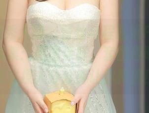 Xiuren秀人网 - 蕾丝与程慧娴Phoebe的写真市集：原图保鲜，套图趣味十足，花式撩人分分钟让你捧腹！