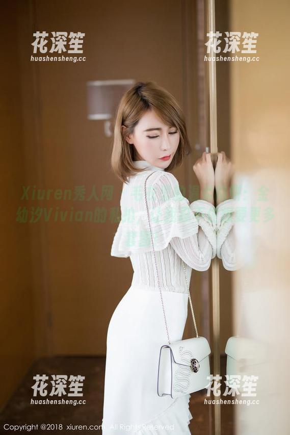 Xiuren秀人网 - 毛衣里的温柔陷阱：金幼汐Vivian的私拍，让我忍不住想要更多套图！