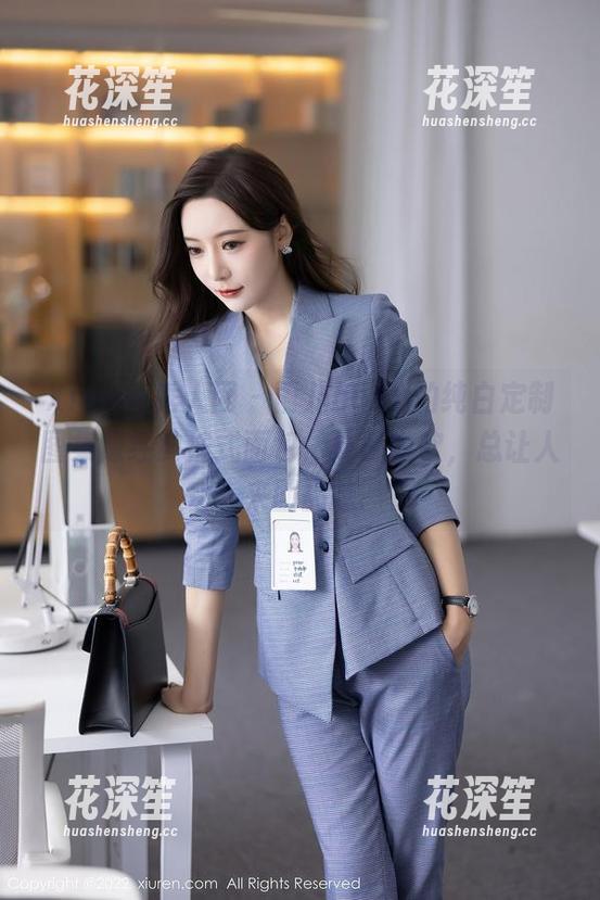 Xiuren秀人网 - 雨儿baby的纯白定制图集像经典法式面包，外酥内软，总让人来回品味