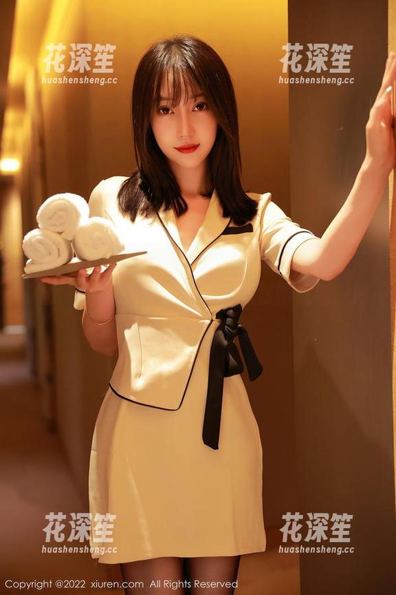Xiuren秀人网-黄歆苑 Xiuren秀人网 - 就是那张图片,黄歆苑的比基尼让人想聊聊泳池派对的气氛,好想分享这个时刻。