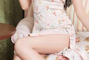 YouMi尤蜜荟 - 有没有想过把草莓变成壁纸？曦宝儿就在草莓森林里面给你答案