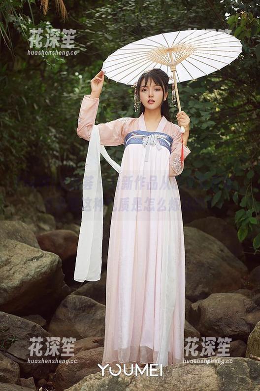 YouMi尤蜜荟-李承美 YouMi尤蜜荟 - 最新作品从职业装开始,李承美这种气质是怎么炼成的?