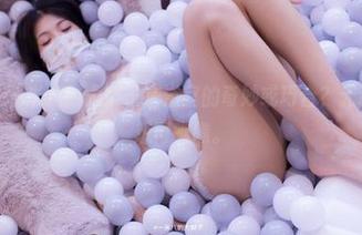 独家合集！一米八的大梨子在浴室的奇妙或巧合？无论如何，总想再瞧瞧。