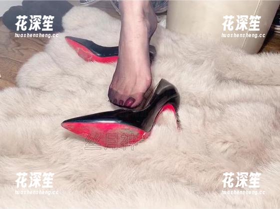 微密圈 - 图片里藏着的长腿，全场注意力只抓着丝月神的私拍！
