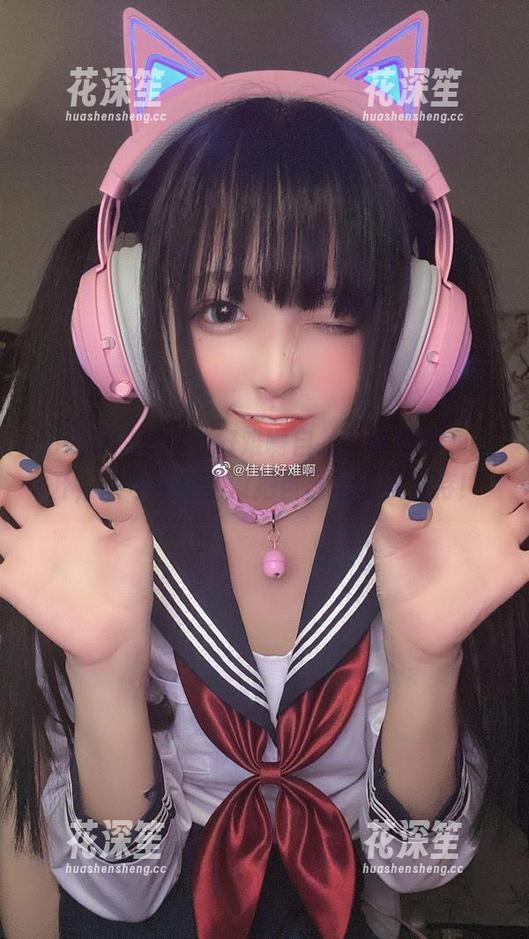佳佳好难啊 元气满满的佳佳好难啊自拍,原图脑洞大开,图包里完全没把自己当外人看待!