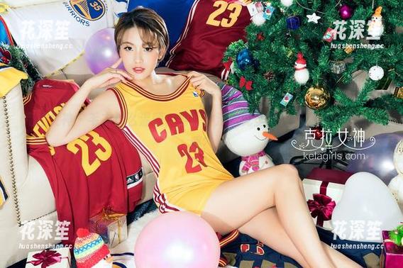 克拉女神 - 毛衣这么温暖，为啥钟淇的无圣光作品有种冷冷的美感？