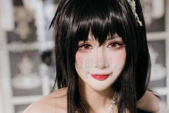 碧蓝航线柴郡礼服，兔胖胖min高清原图里，莫名唤起了一些奇怪的情愫。