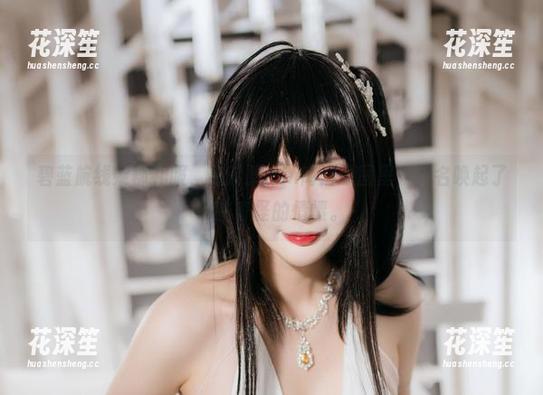 碧蓝航线柴郡礼服，兔胖胖min高清原图里，莫名唤起了一些奇怪的情愫。