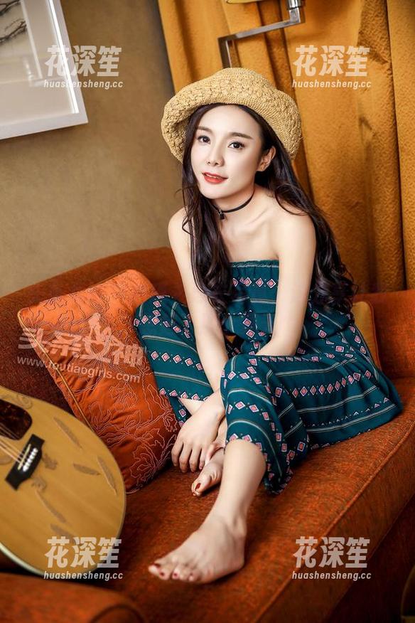 头条女神-刘瑾希 头条女神 - 刘瑾希泳衣写真:这分享让我想起了那个夏天