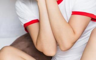 头条女神 - 哟，易阳又来了！最新图片展示超级碗杯健身辣妹，运动与美的完美结合？