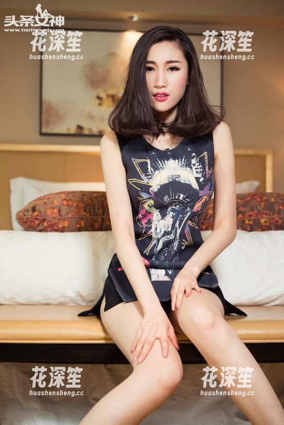 头条女神 - 图库里的莫晓希，旗袍跟我说悄悄话，下载时有没有耳语？