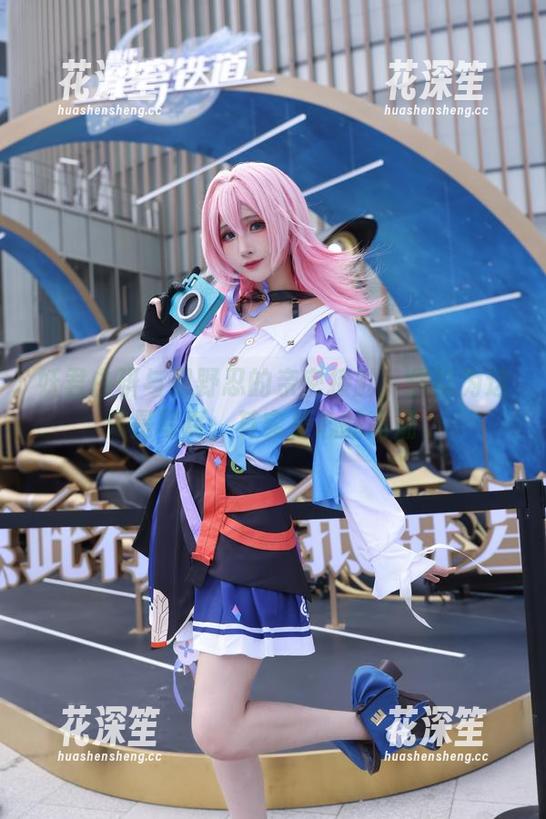 妖君白研 妖君白研与忍野忍的亲密接触:你以为这只是写真,其实是心的高潮。