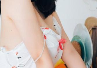 宋哈娜(송하나)的Bimilstory，微型比基尼图片集里的大胆与优雅。