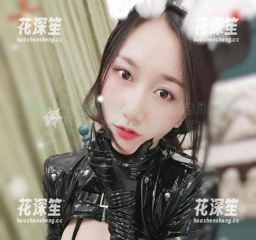 微密圈 - 小玉吃果冻在线！当她的自拍图集和我的表情包拼起来，谁赢了呢？
