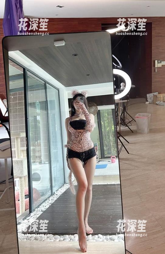 小玉吃果冻 微密圈 - 有些写真,让你想起小玉吃果冻的天花板和疯狂的想象!