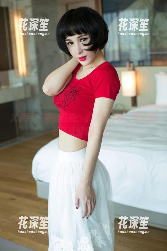 尤果网 - 美腿私拍：小琪的秀场，腿跟所有风景都是配角。