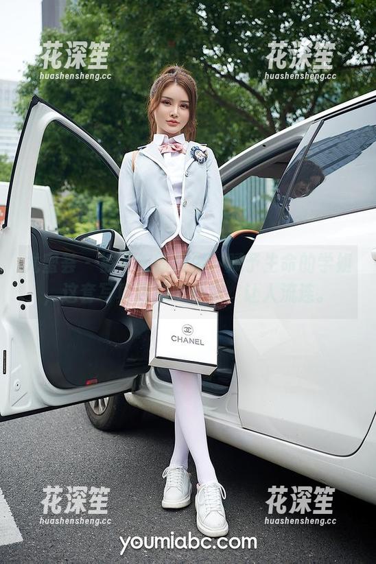 尤蜜荟-您的蛋蛋 尤蜜荟 - 被“您的蛋蛋”赋予生命的学姐,这套写真别提多有趣、让人流连。