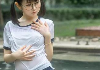若是幼水铃衣带着这双裸足下载来的，估计男孩女孩们都要抢着搬砖了！