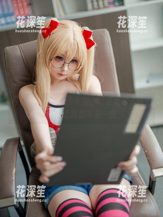 幼水铃衣 档案调戏:幼水铃衣的小猫猫套图,每一张都让我想多看一眼