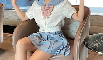 微密圈 - 张思允的白色主题写真集令人难以抗拒，不下载也难以自拔啊！