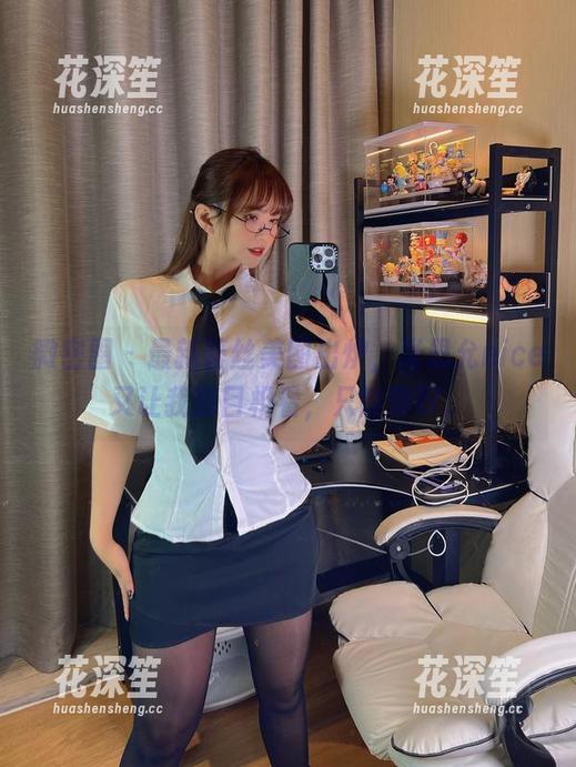 微密圈 - 最新蕾丝美图出炉，张思允nice又让我刮目相看，只能赞叹。