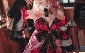 定制写真里的弥音音ww，闪耀着女王的光辉…