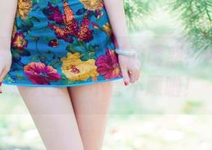 推女郎 - 高清温柔壁纸的诱惑：何奕恋写意人生，不管不顾啦！