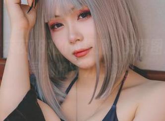 一起看末夜787的体操服：免费图册，探寻她的活力时刻。