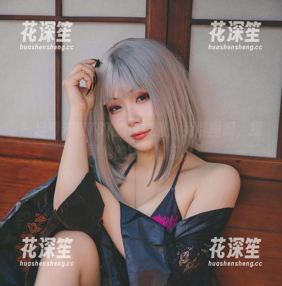 一起看末夜787的体操服：免费图册，探寻她的活力时刻。