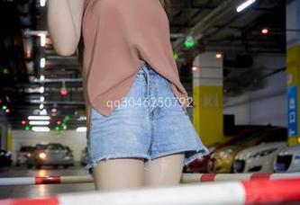 梦丝女神 - 魏婷婷的全套内衣图集，居然还想让我看看这些？让我跟这内衣说说话…