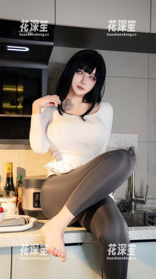 樱梨梨 图库里樱梨梨和她的短裙,真是甜腻腻的漫画场景!