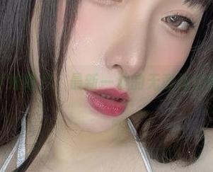 次屁啦的学妹照片，最新一波的无意间的眼神交流。