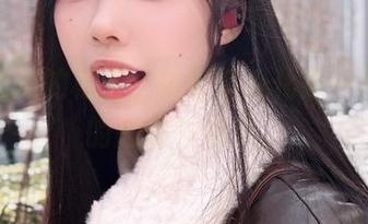 炸酱沐沐的秘密，高清壁纸化成一种随机的恣意与另类。