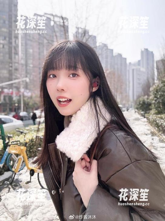 炸酱沐沐 炸酱沐沐的秘密,高清壁纸化成一种随机的恣意与另类。