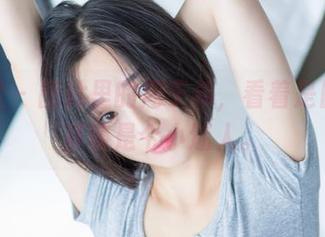 爱蜜社 - 图片里的周于希，看着是日常，其实是个小迷人。