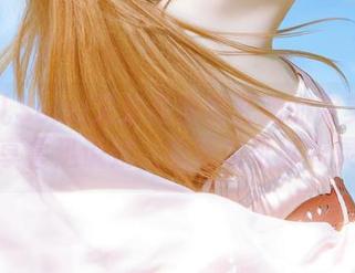 特软儿Sona又是高清和礼服的完美结合，分享鲁迅说过，衣服也可以有灵魂？