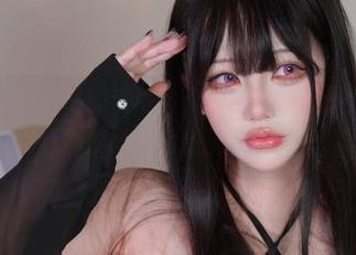精选：跳出框框的狐洛洛子，鲨鱼妹女仆似乎在说：“打理海洋与厨房都不算英雄。”